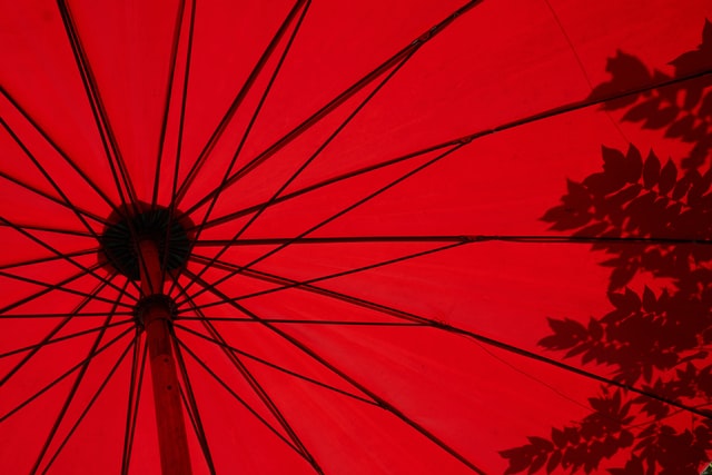 De voordelen van een parasol in je tuin
